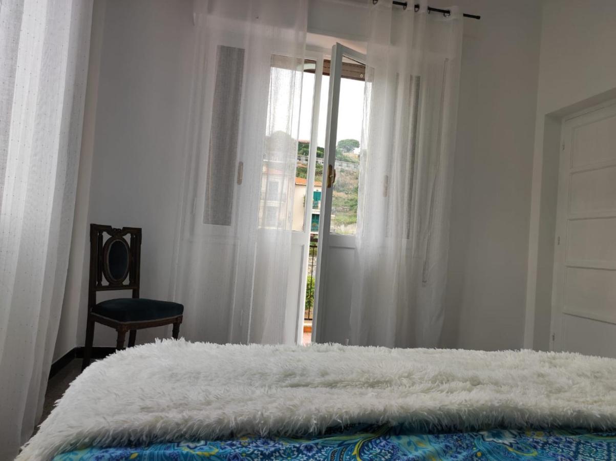 Appartamento Vicino Al Mare Con Parcheggio Riva Ligure Exterior photo