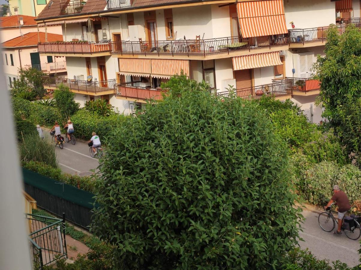 Appartamento Vicino Al Mare Con Parcheggio Riva Ligure Exterior photo