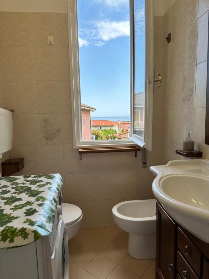 Appartamento Vicino Al Mare Con Parcheggio Riva Ligure Exterior photo